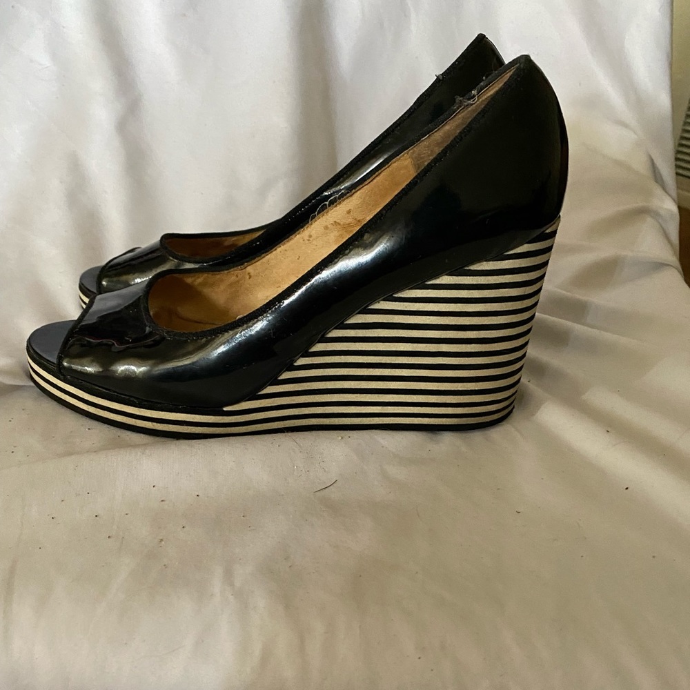 Size 8 Michael Kors platform patent leather shoes